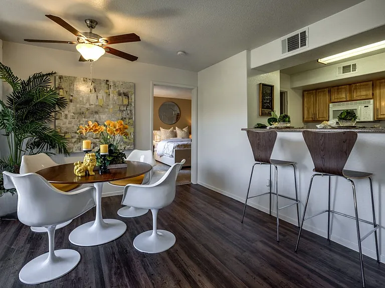 Bella Terra Apartments — Photo 25