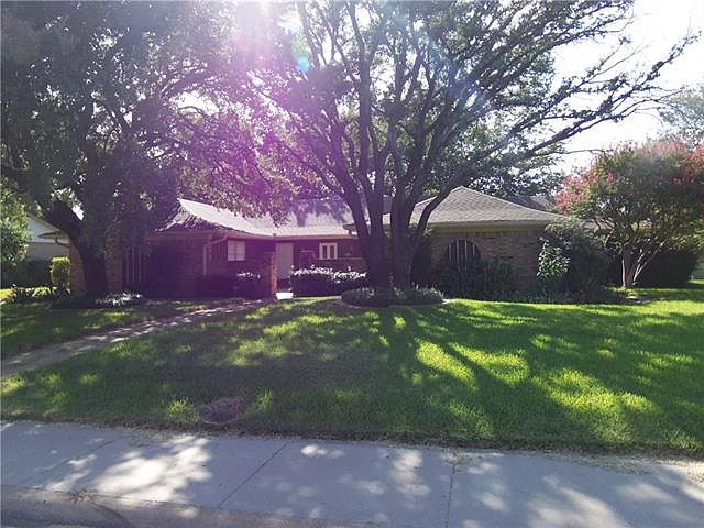 1st image of 2403 W Crest Dr