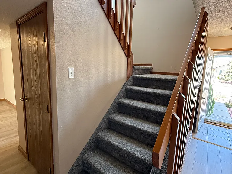 725 Pennington Dr — Photo 10
