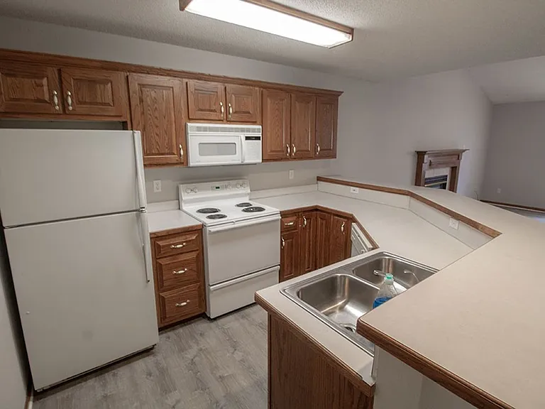 1316 Valley Creek Ln — Photo 7