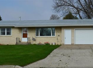 1601 E Ave, Vinton, IA 52349