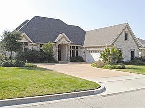 2nd image of 932 Queen Elizabeth Dr