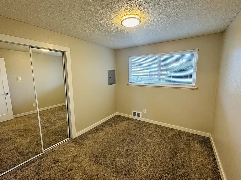 Ruston 53 Apartments — Photo 6