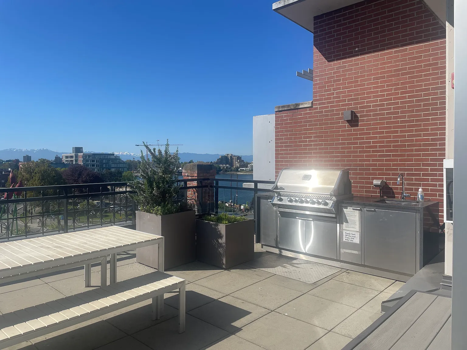 Studio, 400 sqft, $2,980 — Photo 4