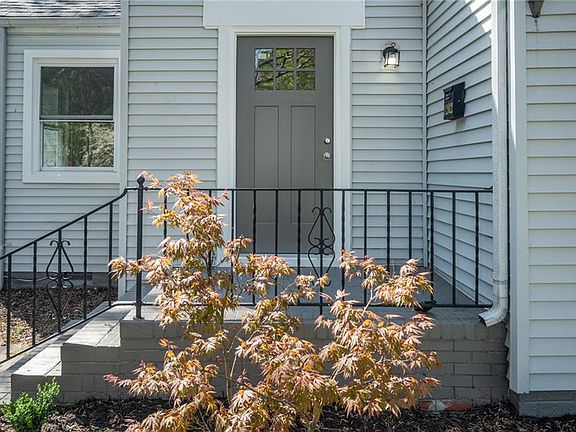 3rd image of 1202 Portlock Rd