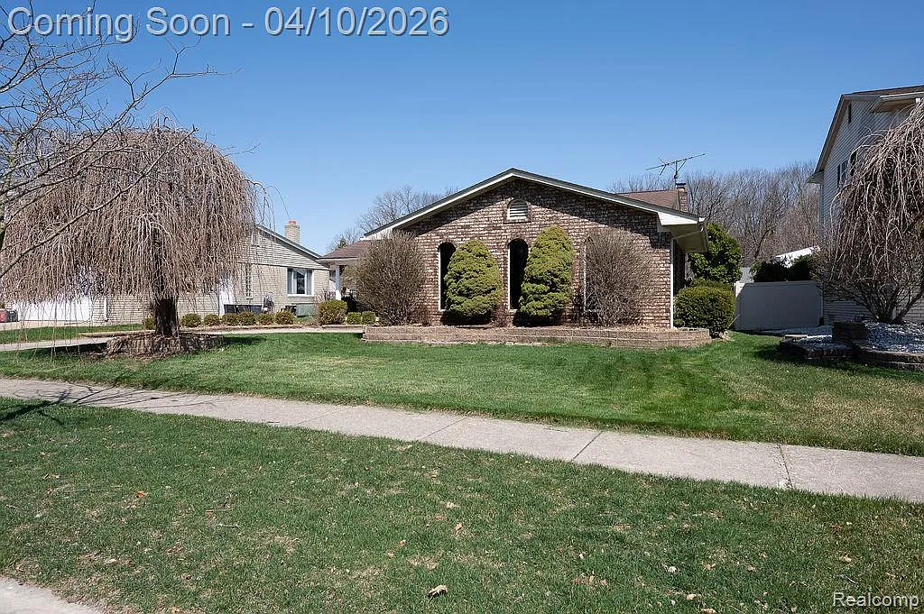 14284 Balmoral St photo 1