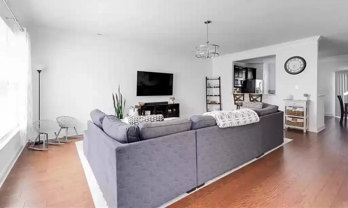 16908 Gossamer Dr — Photo 2