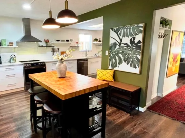 3358 Jervis St, Pt Coquitlam, BC V3B 4P3