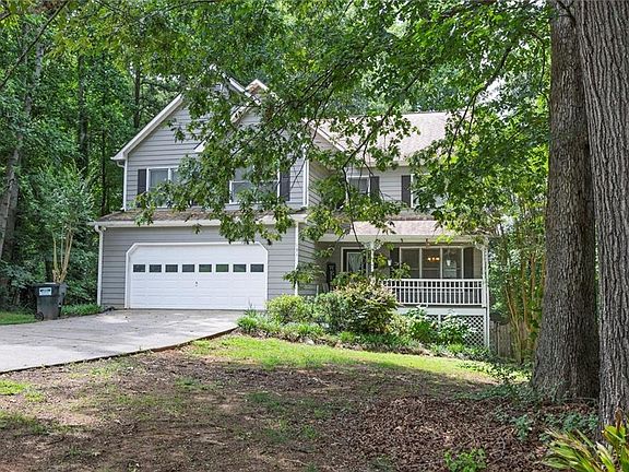 2nd image of 131 Banyon Ct