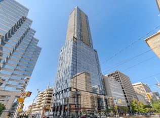 488 University Ave #3201, Toronto, ON M5G 0C1