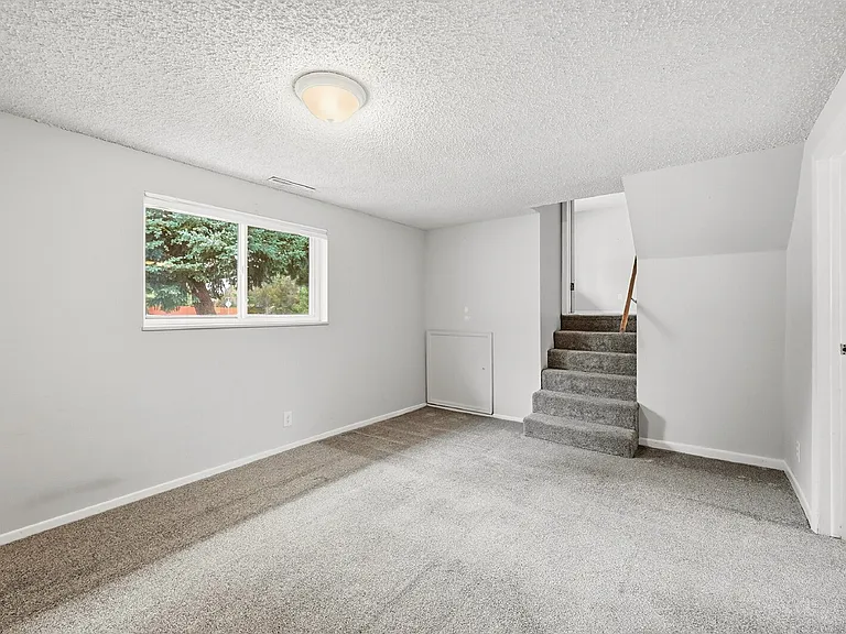 4935 Montebello Dr — Photo 17