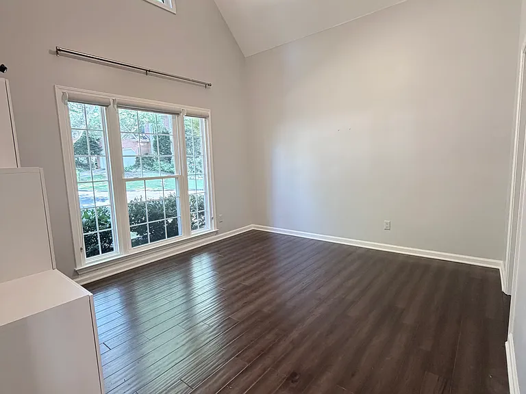 950 Lancaster Walk — Photo 4
