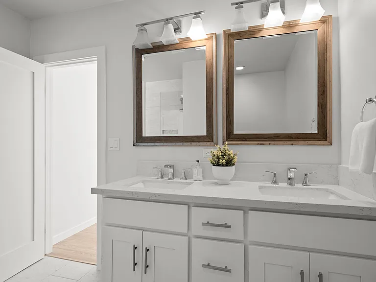 3611 Riviera Dr — Photo 51