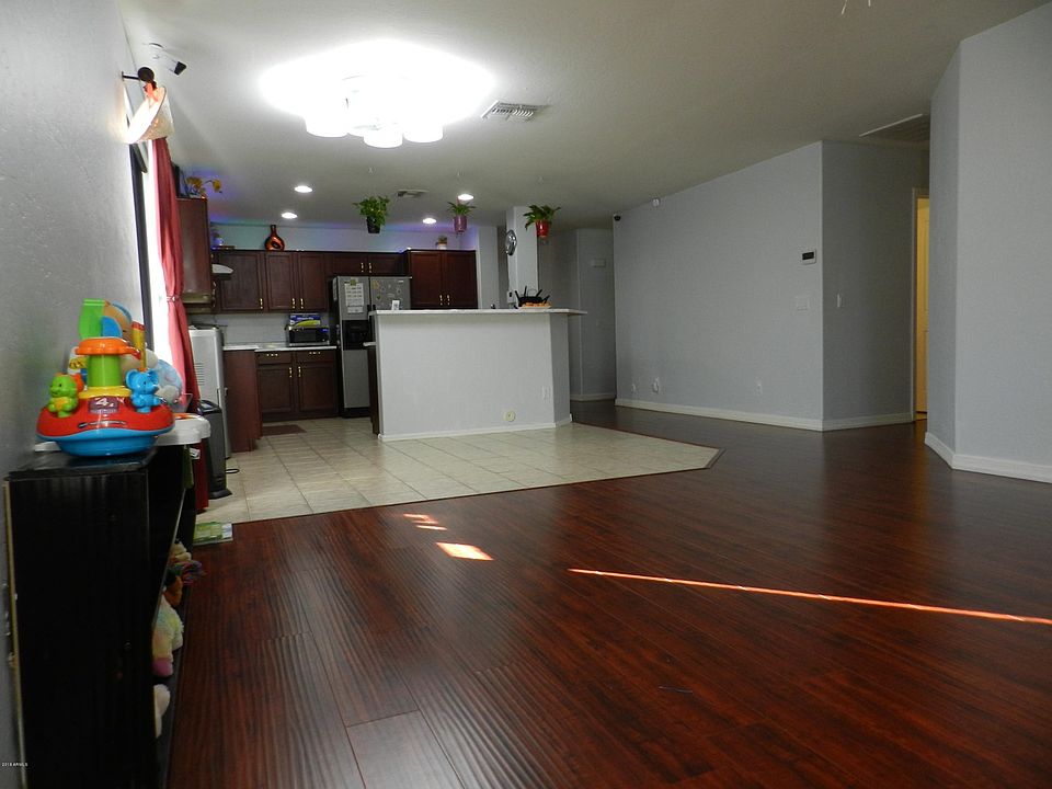 Pleasant Ln Kitchen