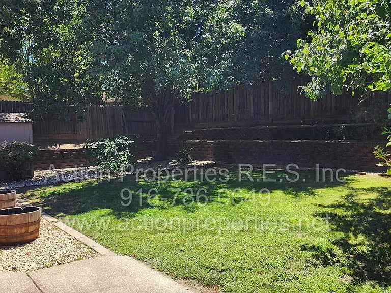 1417 Hurlston Way — Photo 19