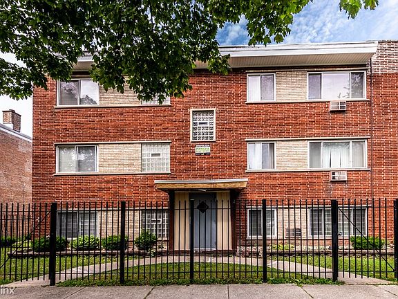 8326 S Ellis Apartments Chicago Exterior_03