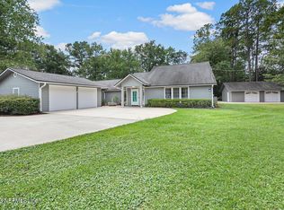 422 Lucys Ln, Fleming Island, FL 32003