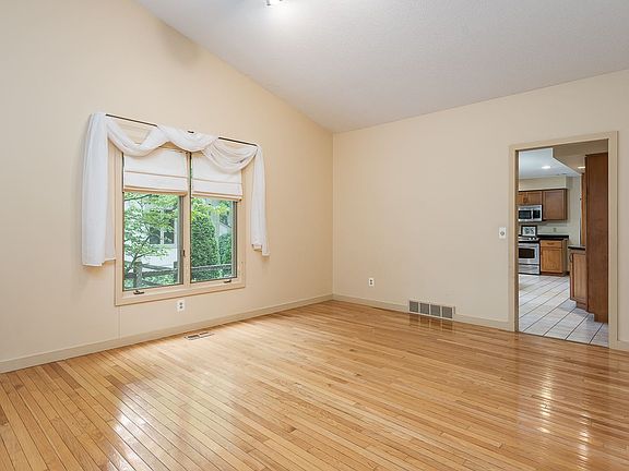 2nd image of 1315 Montague St