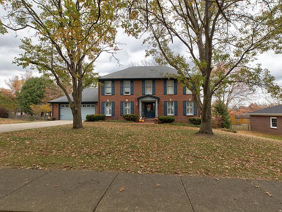 2nd image of 22 Fontaine Blvd