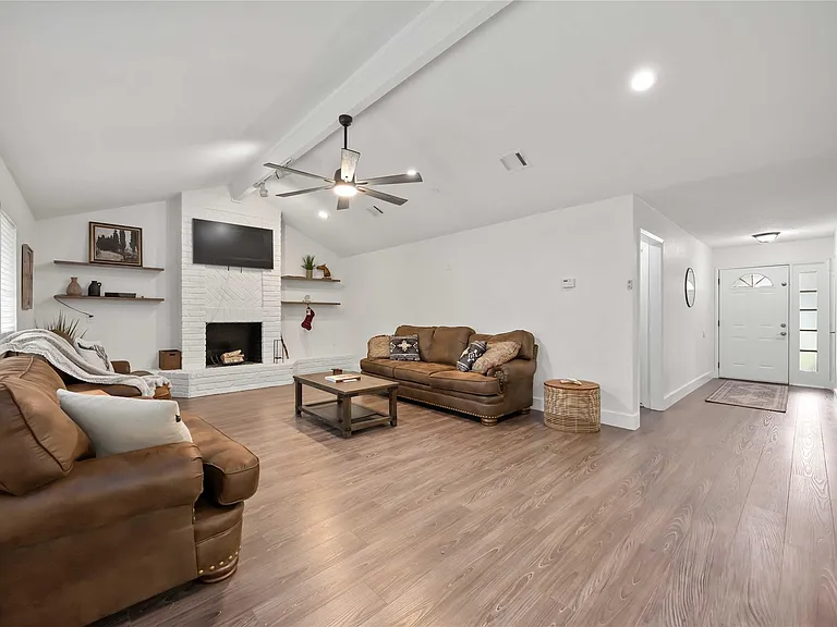 22419 Deville Dr — Photo 5