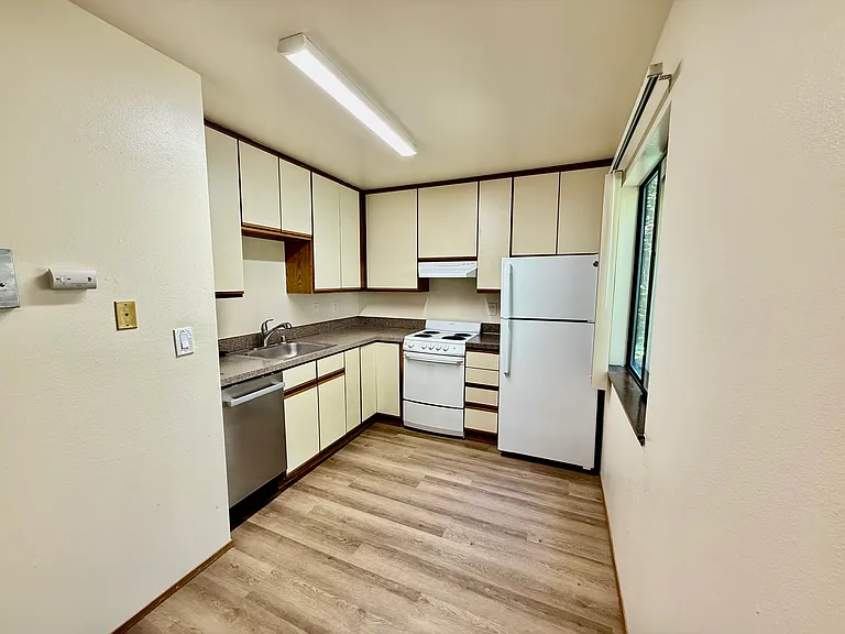 2251 NE Blakeley St #202 — Photo 3