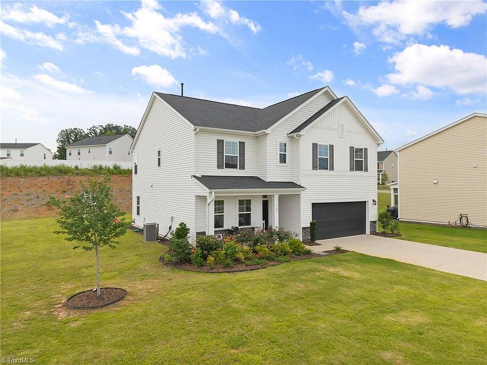 1st image of 111 Cremello Dr