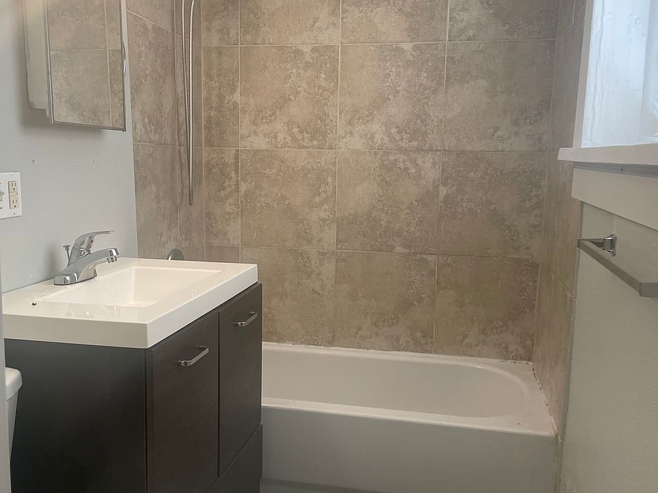 2nd image of 1410 Saint Andrew St #3