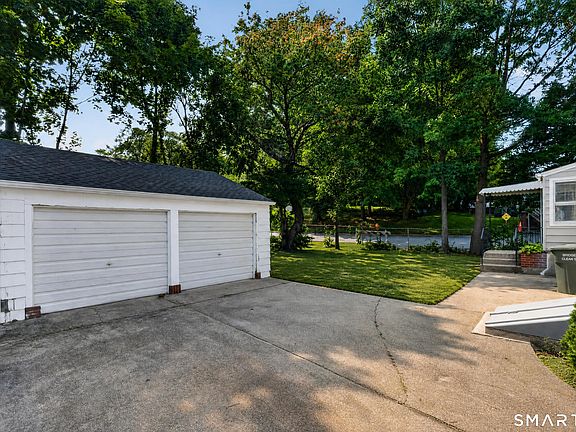 3rd image of 11 Stratfield Pl
