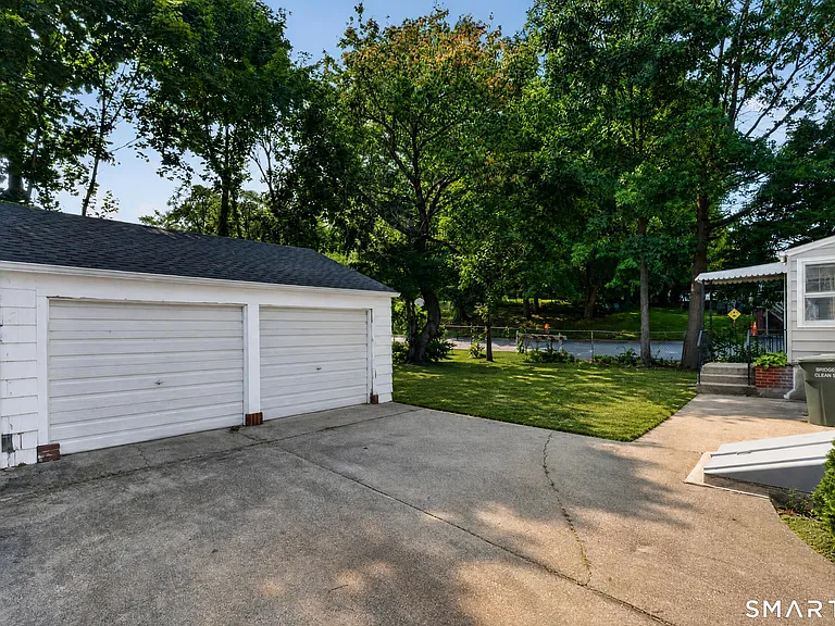 11 Stratfield Pl — Photo 3