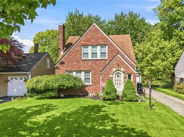 210 5th Ave, Hubbard, OH 44425