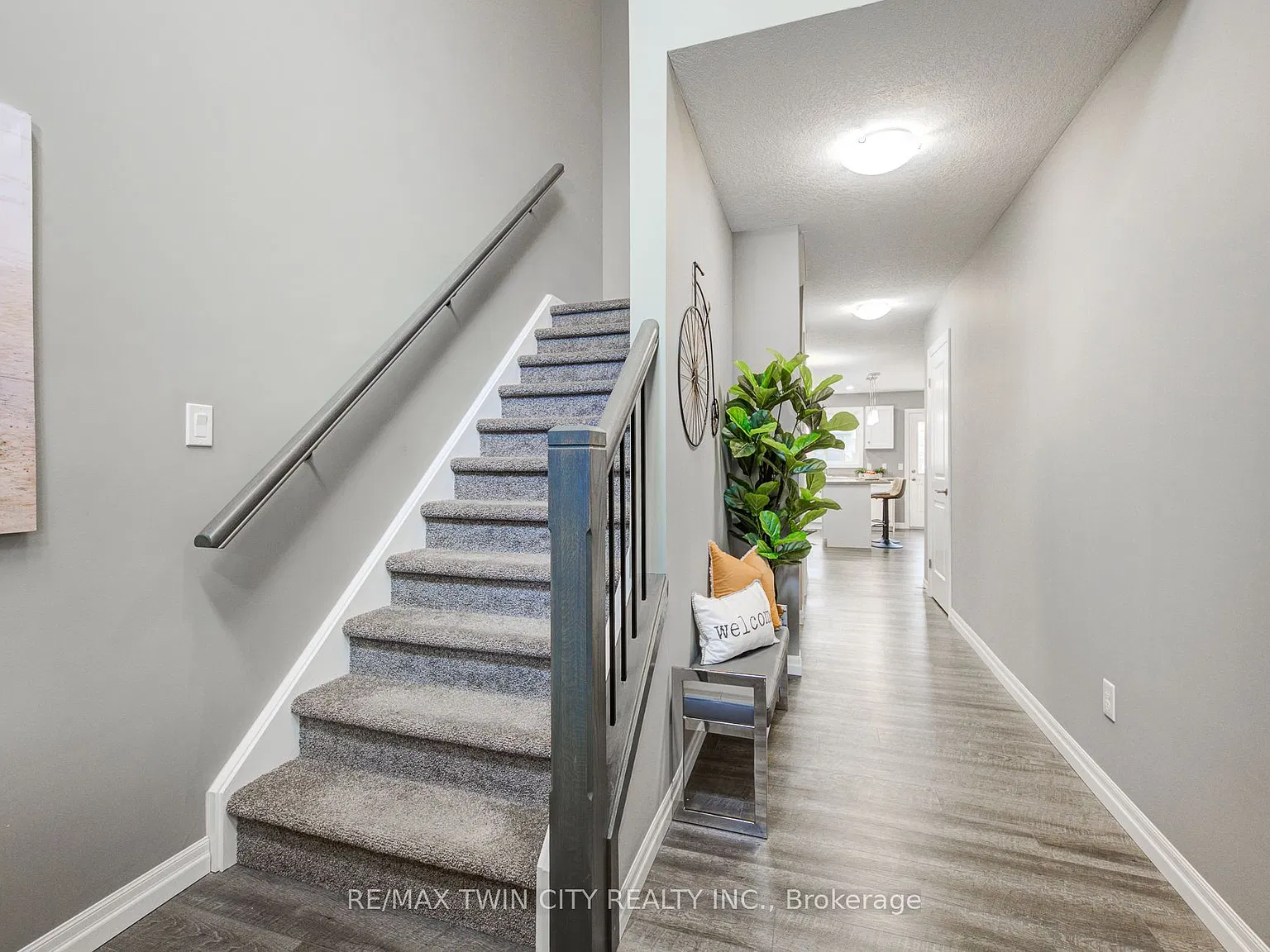 3 bed, $2,500 — Photo 2