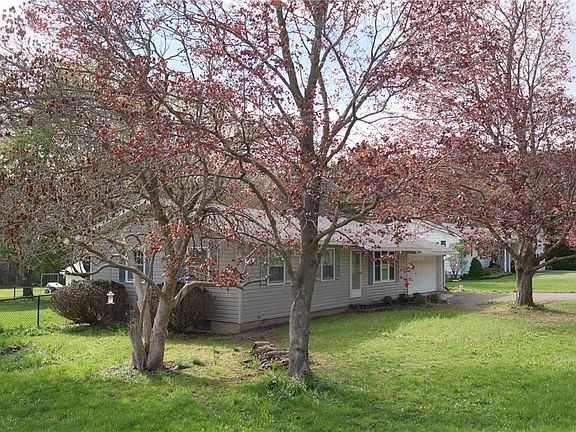 3rd image of 2777 Mohawk St