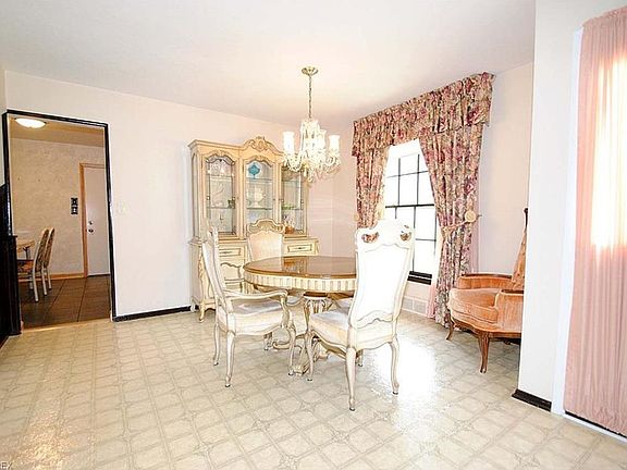 5th image of 25335 Concord Dr