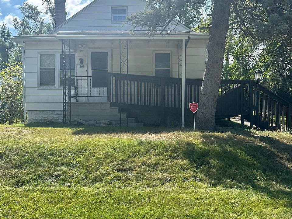 1st image of 1262 Davis St