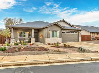 212 White Oak Way, Shady Cove, OR