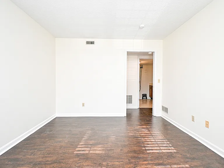 3021 Stratford Ct #1 — Photo 24