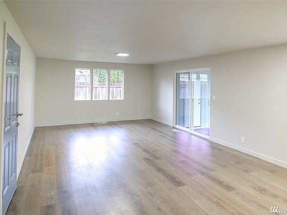 5th image of 14912 11th Avenue Ct E