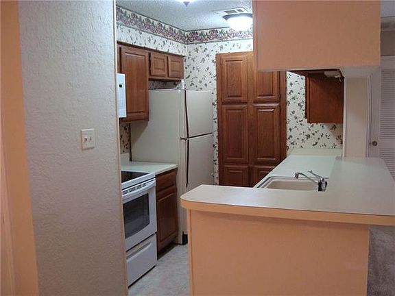 2nd image of 1208 Calico Ln APT 616