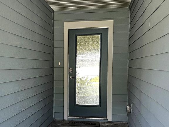 3rd image of 162 GREENWOOD Drive