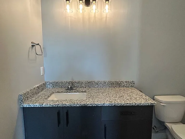 2724 Silver St — Photo 105
