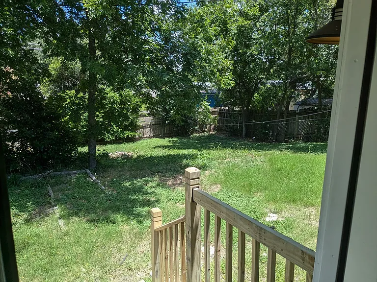 2517 Goliad St — Photo 20