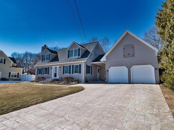 53 Windward Dr, Somerset, MA 02726