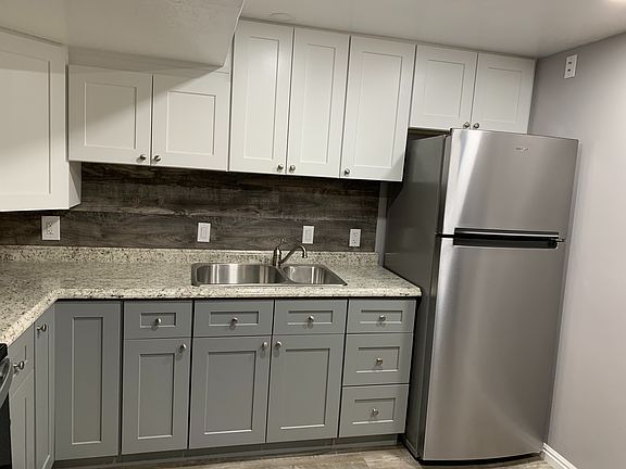 3rd image of 316 E Rose Dr #B