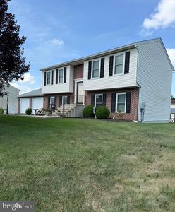 15305 Cobble Dr, Greencastle, PA, 17225