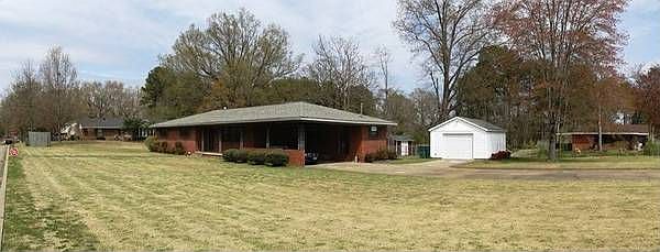 2nd image of 1100 Lumpkin Ave
