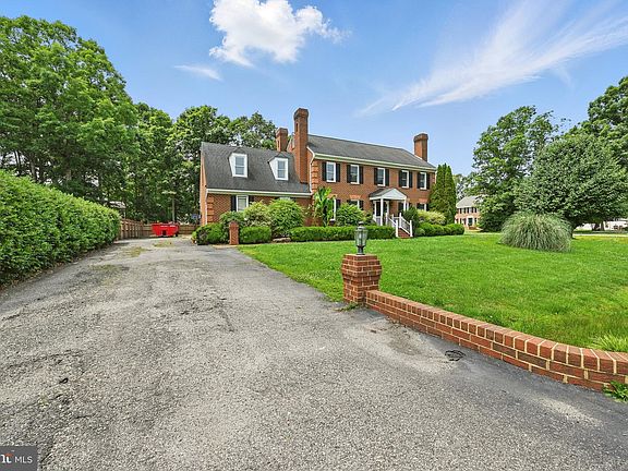 3rd image of 5800 Country Manor Way