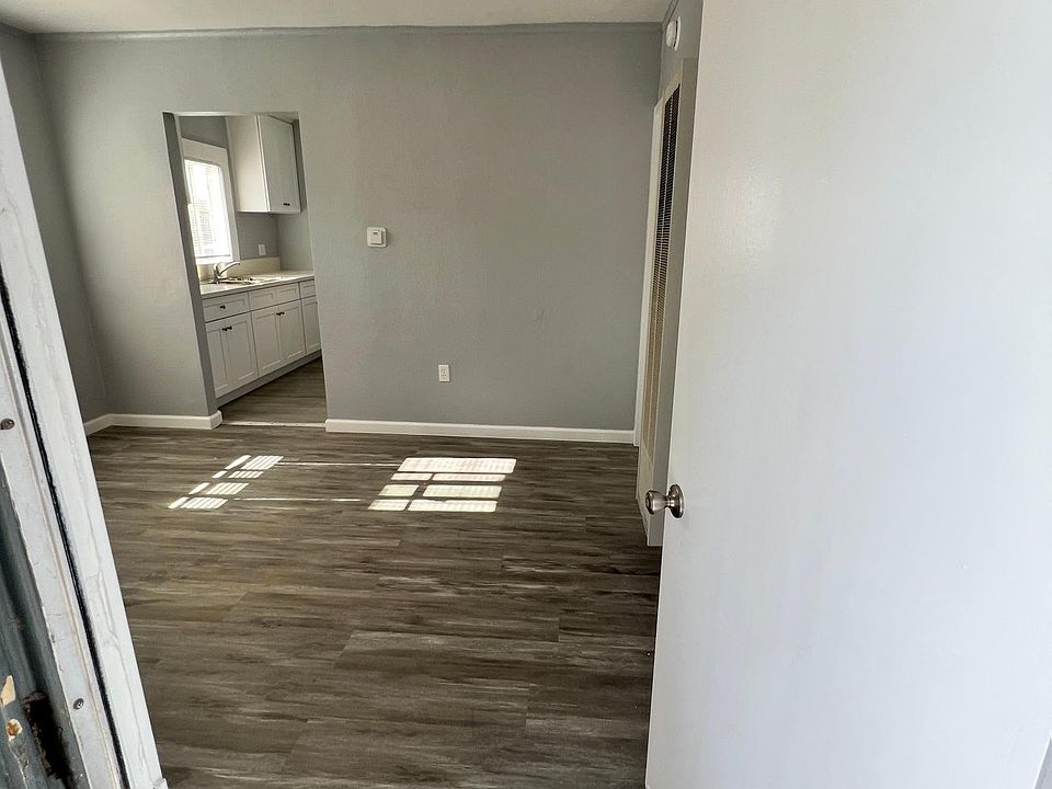 1st image of 5219 Maywood Ave #5221