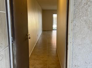 800 Sunjoy Dr #C1, Hemet, CA 92543