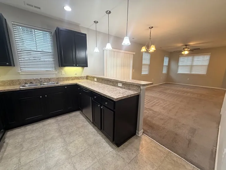 1609 Apsley Ct — Photo 17