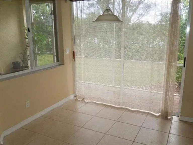 17533 Laurel Grove Ct — Photo 4